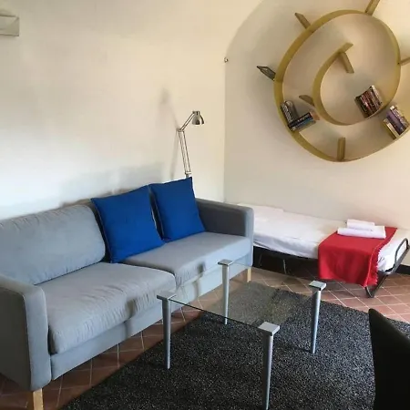 Sleeps 3 With Garden Terrace