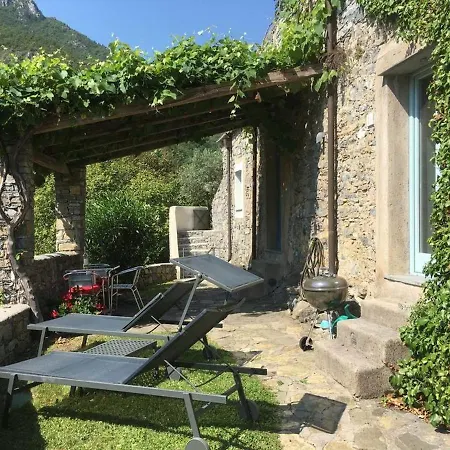 Sleeps 3 With Garden Terrace 펜션
