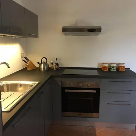 펜션 Sleeps 3 With Garden Terrace Colletta