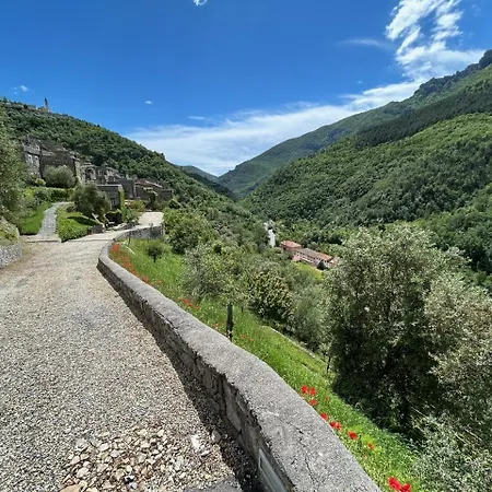 度假居 Stunning Medieval Setting Surrounded By Mountains *