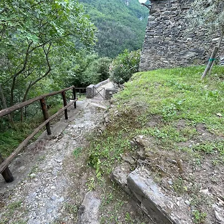 Stunning Medieval Setting Surrounded By Mountains 度假居 *